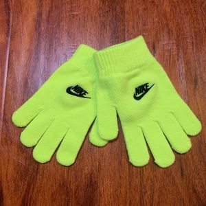 Nike New Kids Futura Volt Gloves Winter Cold Mittens Play Outdoors Boys Camping
